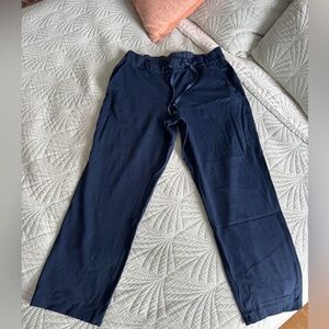 Lululemon on the Fly pant Navy Size 8